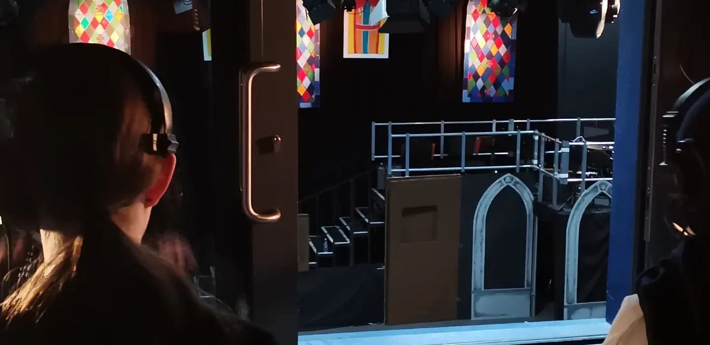 operating lighting desk